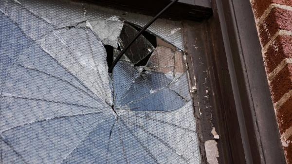 Tri prometne nesreče, dva vloma v hišo in zloraba volilne pravice