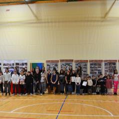 FOTO: Mladi romski ustvarjalci navdušili v Murski Soboti