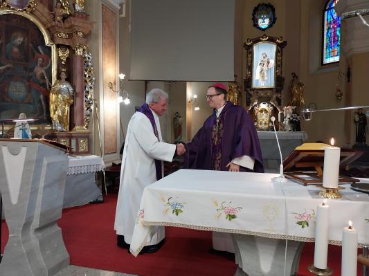 FOTO: Soboški škof Janez Kozinc obiskal župnijo Razkrižje