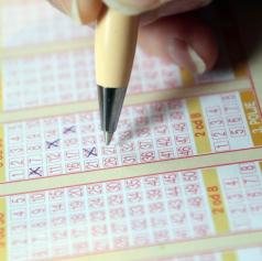 Eurojackpot prinesel srečo Sloveniji, koliko je prejel dobitnik?