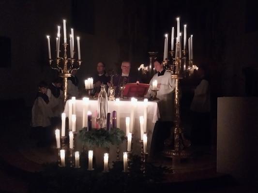 FOTO: Adventne zornice v Beltincih s škofom Petrom Štumpfom