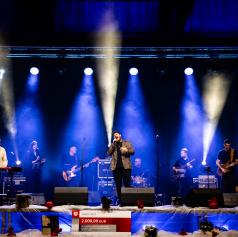 VIDEO: Dobrodelni koncert Podarimo srečo znova dokazal moč solidarnosti