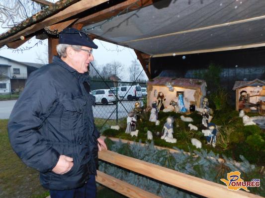 FOTO: Turniške jaslice zasvetile pod nastreškom kolesarskega kluba