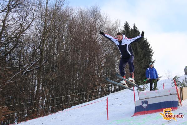 FOTO in VIDEO: Madonna di Kapela tudi letos prizorišče atraktivnih smučarskih skokov