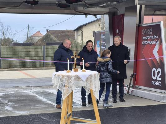 FOTO: V Bogojini bogatejši za avtopralnico