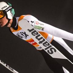 Domen Prevc postal tretji Slovenec z zlatim orlom