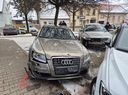 FOTO in VIDEO: Alkohol in hitrost botrovala kaosu na parkirišču v Murski Soboti, škoda je ogromna