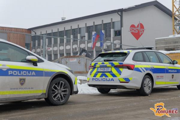 Dijak na pomurski šoli z nožem poškodoval dijakinjo