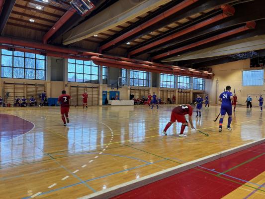 FOTO: Dvoranski hokej se je vrnil z napetimi obračuni