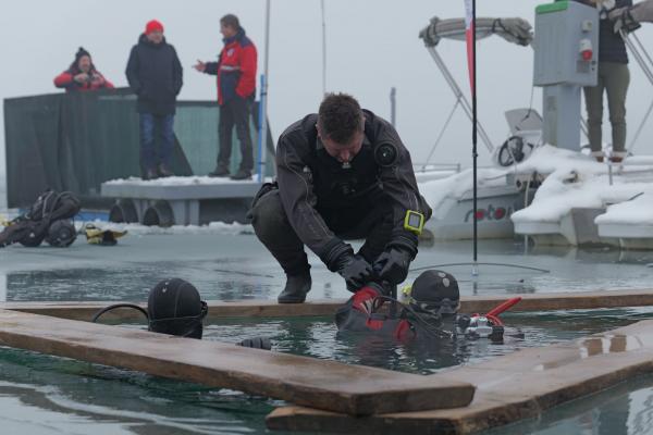VIDEO: Adrenalinski potopi pod ledom tudi v Pomurju