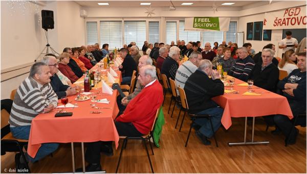 FOTO: Srečali so se gasilski veterani