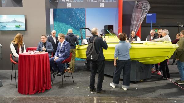 FOTO: Rotojev čoln navdušil na navtičnem sejmu v Nemčiji