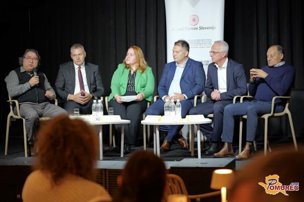 FOTO: V Murski Soboti razpravljali o prihodnosti športa in kulture v romski skupnosti