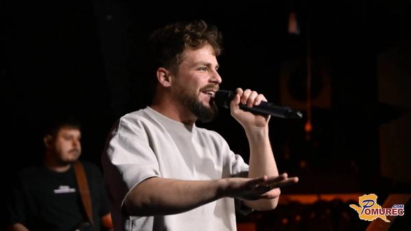 VIDEO: Leopold I. iskreno o skrbi zase v pesmi »Mej se rad«