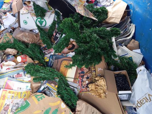 FOTO: To je neprijetna realnost zbiranja starega papirja v Pomurju