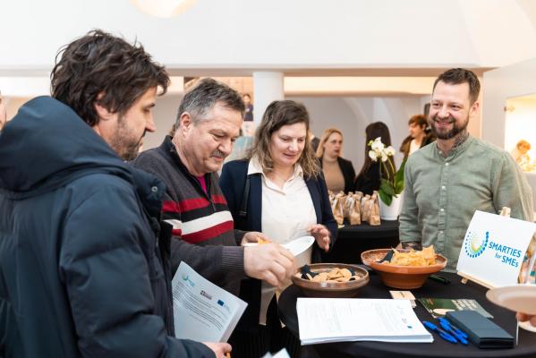 VIDEO: Bi jedli žuželke? Zakonca Volčič predstavljata insektne proteine