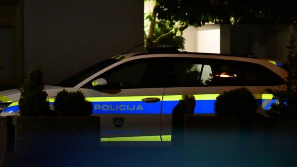 Nasilnežu izrekli prepoved približevanja, na gradbišču zalotili delavca brez ustreznega dovoljenja