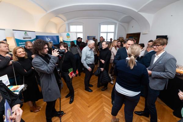 V ŽIVO: Zdravje v naših rokah: Kmetijstvo in življenje v varovanih krajinskih območjih