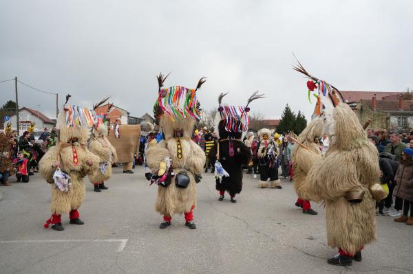 FOTO in VIDEO: Takšno pustno vzdušje so ob obisku kurentov doživeli Beltinci