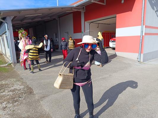 FOTO: Pustna povorka v Nedelici odgnala zimo