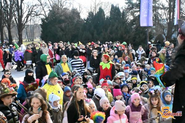 FOTO in VIDEO: Mursko Soboto zavzele razigrane maske