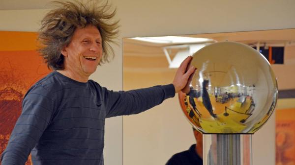 »S trezno glavo«: Renato Lukač opozarja na pasti umetne inteligence