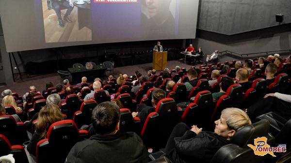 VIDEO: V Maximusu razprava o prihodnosti gospodarstva