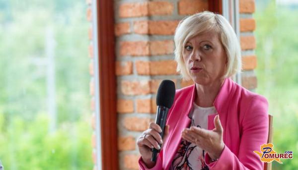 Darja Farič Klemenčič: »Pogovor, poslušanje in pravočasna pomoč so ključni«