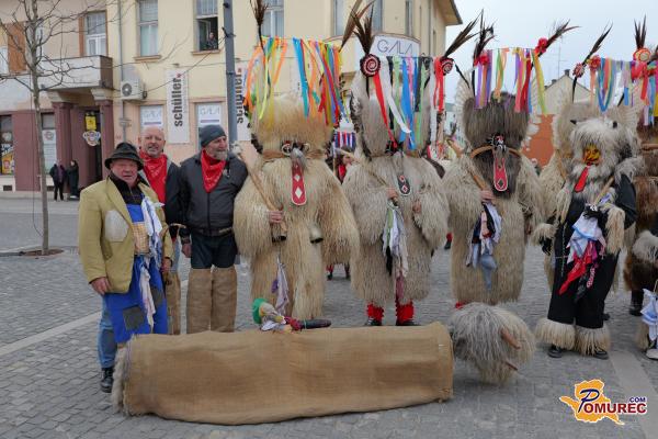 FOTO in VIDEO: Kurenti z glasnim zvonjenjem napolnili Mursko Soboto