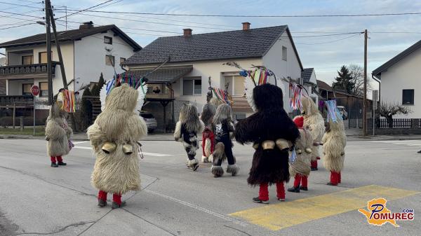 FOTO in VIDEO: Kurenti v Mlajtincih preganjali zimo