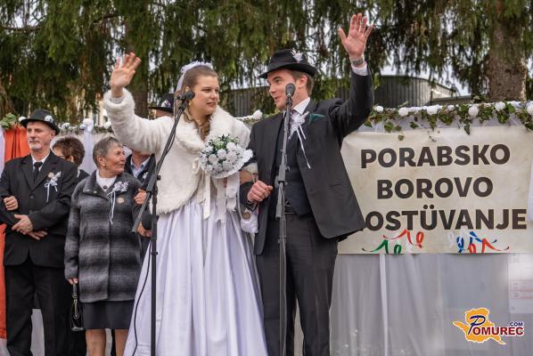 FOTO in VIDEO: V Slovenski vesi pri Monoštru uprizorili Porabsko borovo gostüvanje