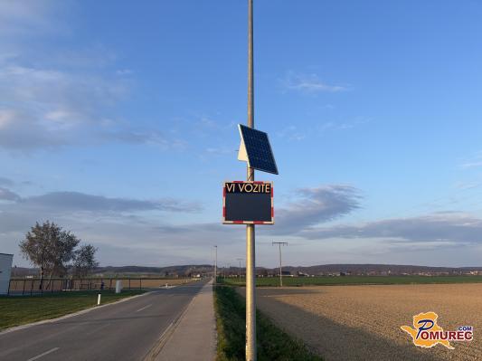 FOTO: Na ravnici med Mlajtinci in Tešanovci postavili prikazovalnik hitrosti