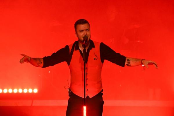 FOTO in VIDEO: Luka Basi poskrbel za romantičen večer ob dnevu žena