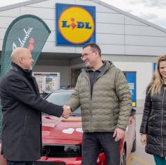 FOTO: Radenska in Lidl razveselila nagrajence, glavni dobitek se je odpeljal v ...