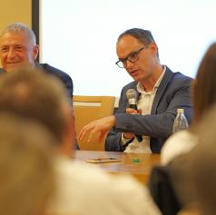 FOTO in VIDEO: Logar in ekipa v Pomurju o prihodnosti države, od delovnih mest do regionalnega razvoja