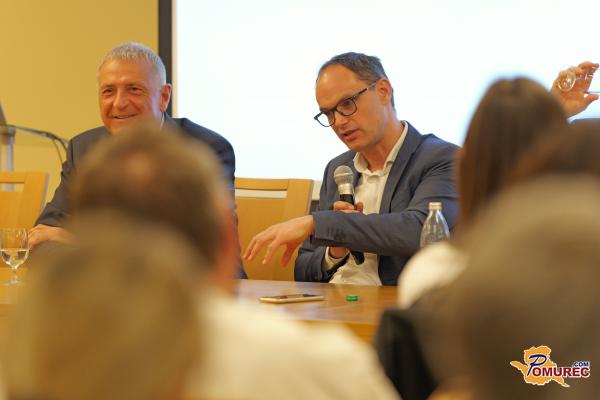 FOTO in VIDEO: Logar in ekipa v Pomurju o prihodnosti države, od delovnih mest do regionalnega razvoja