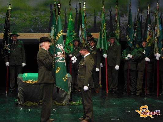 FOTO: Prekmurski lovci dobili novi prapor in obeležili pomemben mejnik