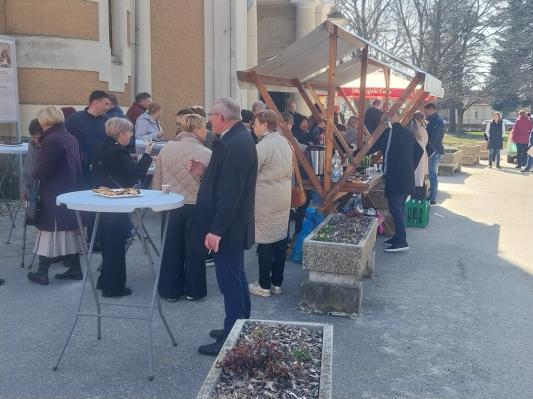 FOTO: Verniki v Beltincih podprli humanitarno odpravo mladih zdravnic