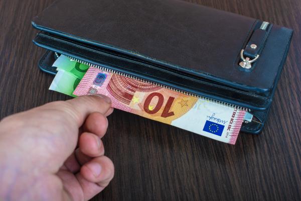 Pri dolgu nad 10 evrov opominov ne bo več