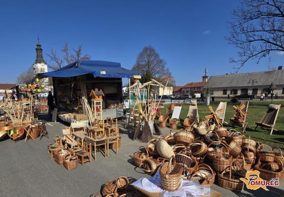 FOTO in VIDEO: Jožefovo senje privablja z barvitimi stojnicami