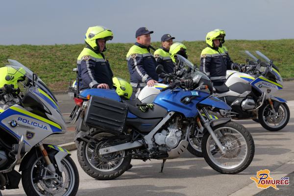 FOTO in VIDEO: Kako se na sezono pripravljajo policisti motoristi v Murski Soboti?