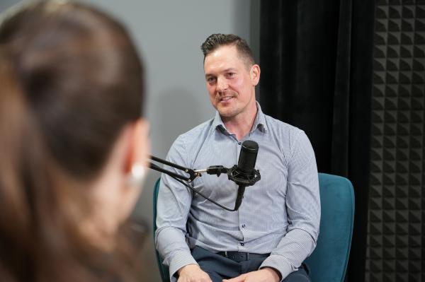 VIDEO: Štefan Cigüt: Kako smo iz nič zgradili kmetijo s 1200 glavami govedi