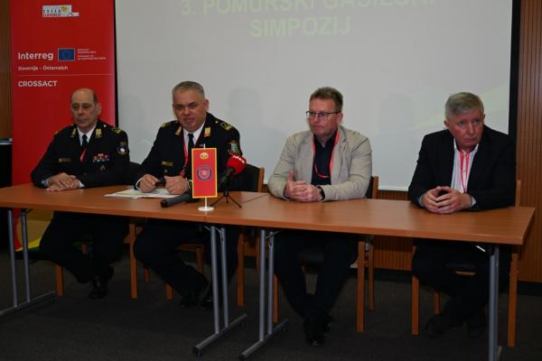 FOTO in VIDEO: Pomurski gasilski simpozij združil gasilce iz Slovenije in tujine