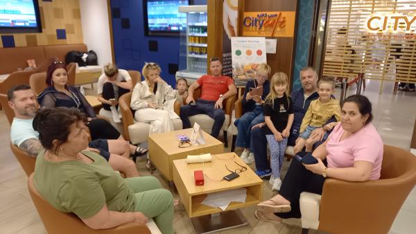 FOTO: Pomurka ujeta v Dubaju: »Čutimo negotovost, a ostajamo pozitivni«