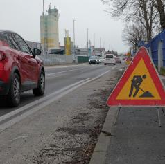 FOTO in VIDEO: Promet na Industrijski ulici oviran, vozniki naj računajo na zamude