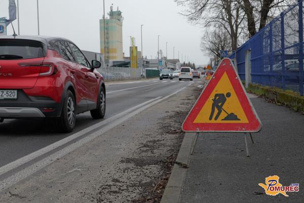 FOTO in VIDEO: Promet na Industrijski ulici oviran, vozniki naj računajo na zamude