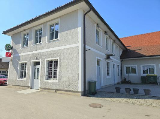 Priložnost za gostince: Lokal na Cvenu išče novega najemnika