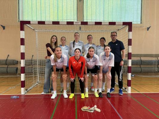 FOTO: Domače nogometašice navdušile in osvojile 2. mesto v Sloveniji