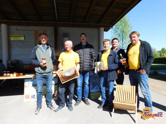 FOTO: Čebelarsko društvo Veržej pripravilo poučen in sladek dan odprtih vrat