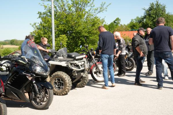 FOTO in VIDEO: V Bodoncih otvorili sezono starodobnikov